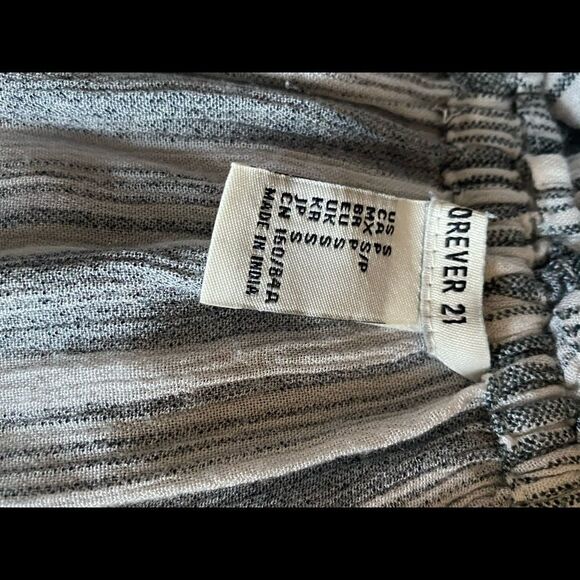 Forever 21 striped off shoulder long sleeve  top - Picture 5 of 5